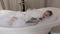 madison-bubblebathcap-2